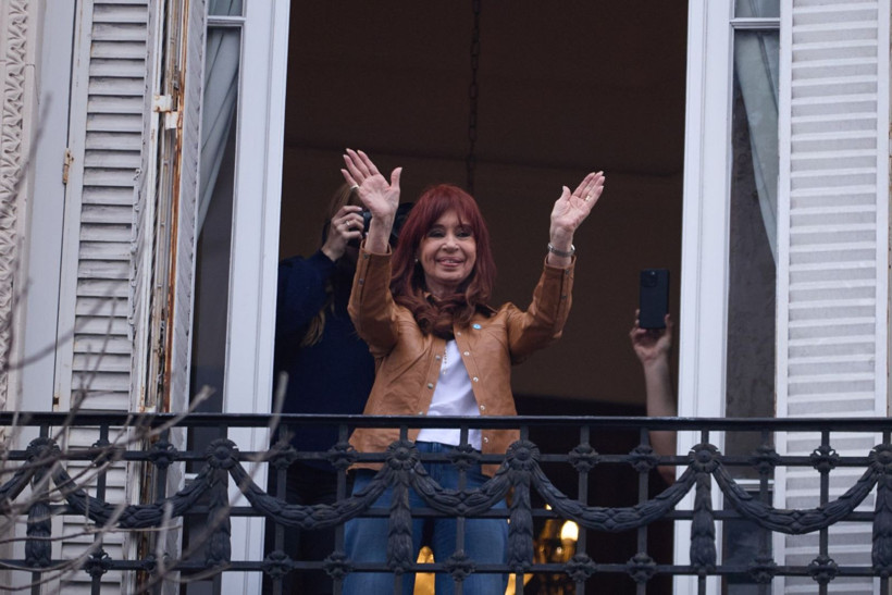 100 gündür ev hapsinde: Destekçilerini böyle selamladı - Resim: 8