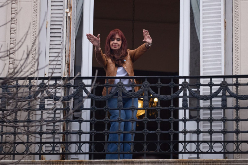 100 gündür ev hapsinde: Destekçilerini böyle selamladı - Resim: 10