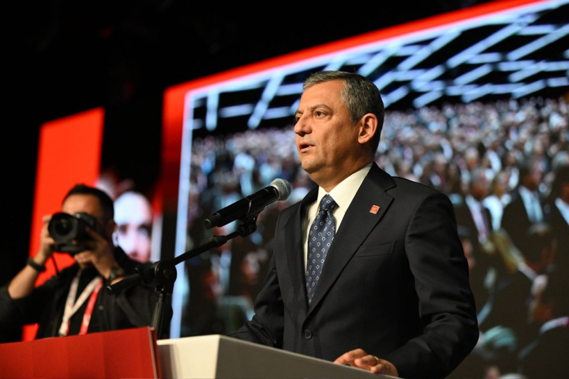 Kurultay salonundan dikkat çeken kareler - Resim: 14