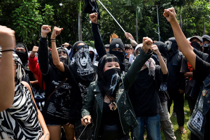 Bu da 'Muson Baharı': Protesto ateşi Filipinler'e sıçradı - Resim: 1