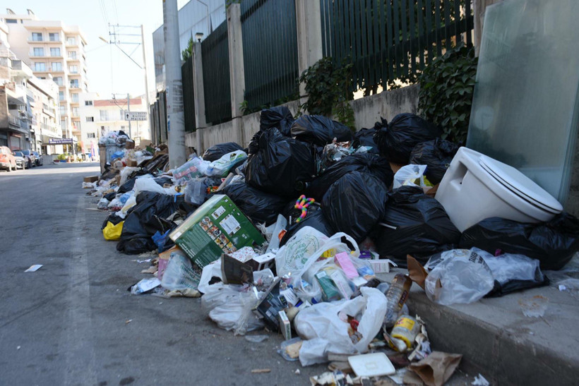 Karşıyaka'da çöp krizi sürüyor - Resim : 1