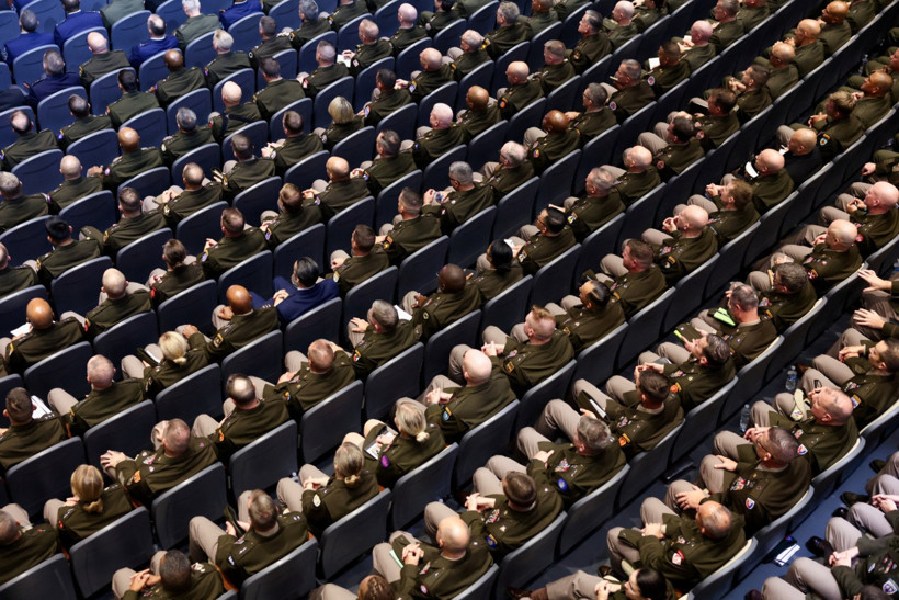 Yüzlerce askeri acil çağırmıştı, sert konuştu: Şişko generallerin Pentagon'da yeri yok - Resim : 1