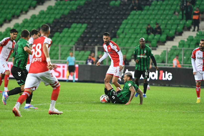 Sakaryaspor-Sivasspor maçında skandal: Hükmen mağlubiyet yolda - Resim : 2