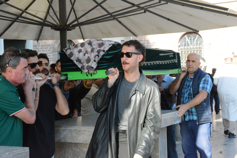 Uraz Kaygılaroğlu'nun babaanne acısı - Resim: 6