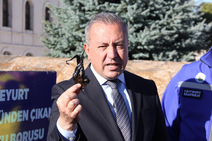 Sivas'ta belediye 'çürümüş boruları' meydanda sergiledi - Resim: 2