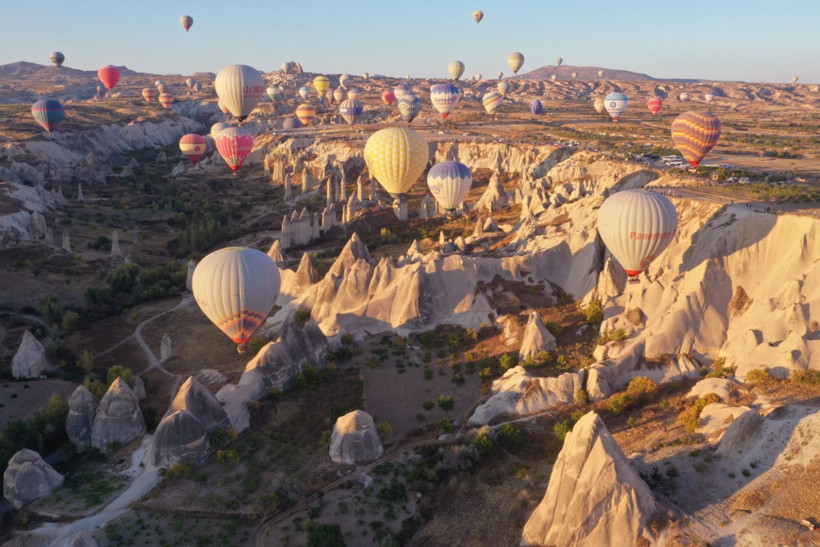 Peribacaları üstünde renkli şölen: Balonlar havalandı - Resim: 4