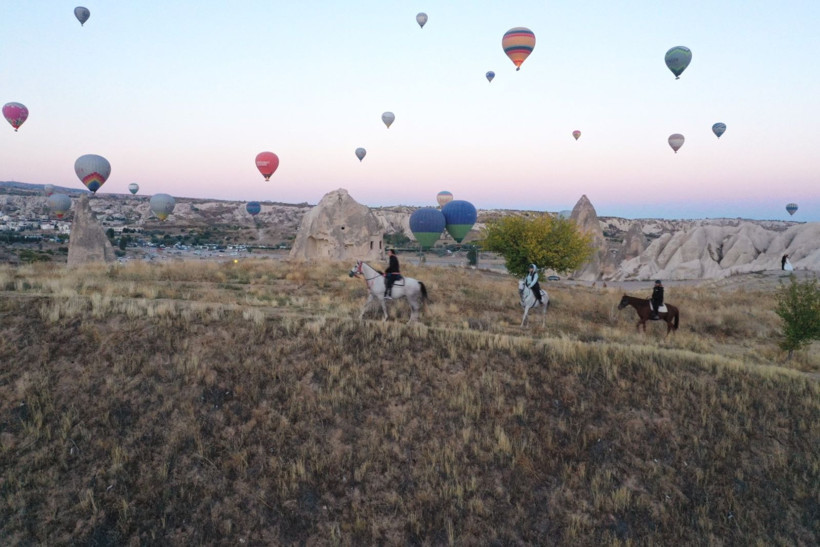 Peribacaları üstünde renkli şölen: Balonlar havalandı - Resim: 10