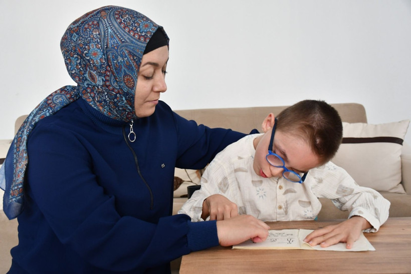 Mesleğini bıraktı, kendini oğluna adadı - Resim: 2