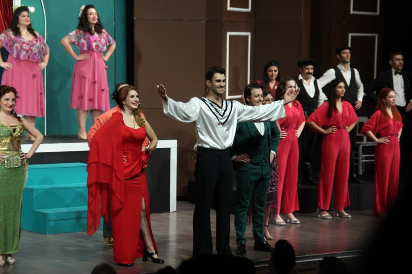 Haldun Dormen 98 yaşında yönetmen koltuğunda: 'Hisseli Harikalar Kumpanyası' yeniden sahnede - Resim : 2