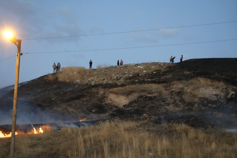 Düğünde atılan havai fişek yangına yol açtı - Resim : 1