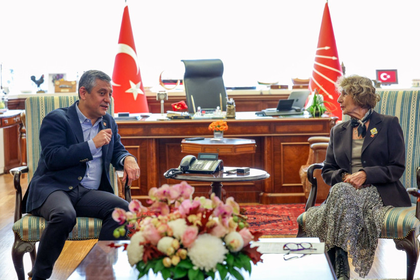 Ayşe Kulin CHP'ye katıldı - Resim : 2