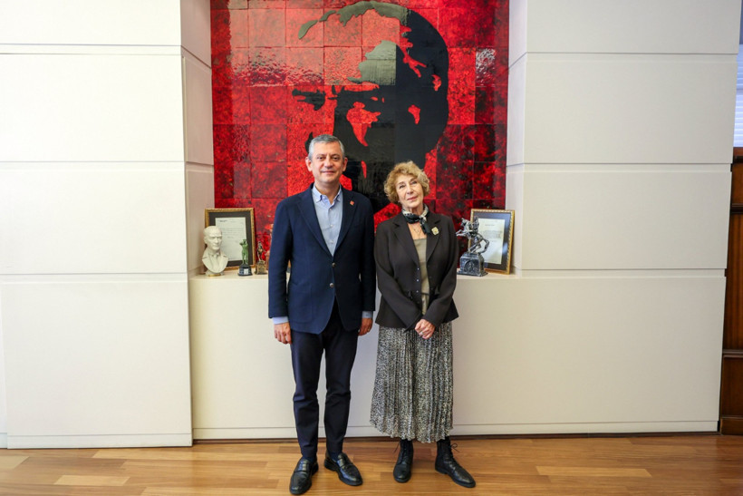 Ayşe Kulin CHP'ye katıldı - Resim : 3