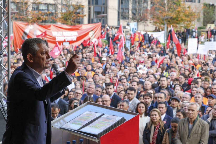 Özgür Özel, Avrupa'nın göbeğinde konuştu: Vallahi anlatacağım - Resim : 3