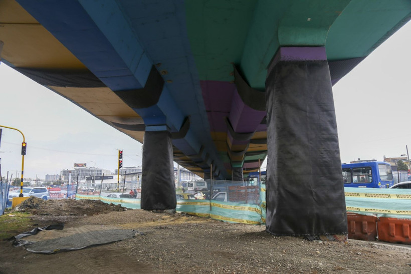 Trafik sorununa çözüm: Köprüleri yıktılar - Resim: 2