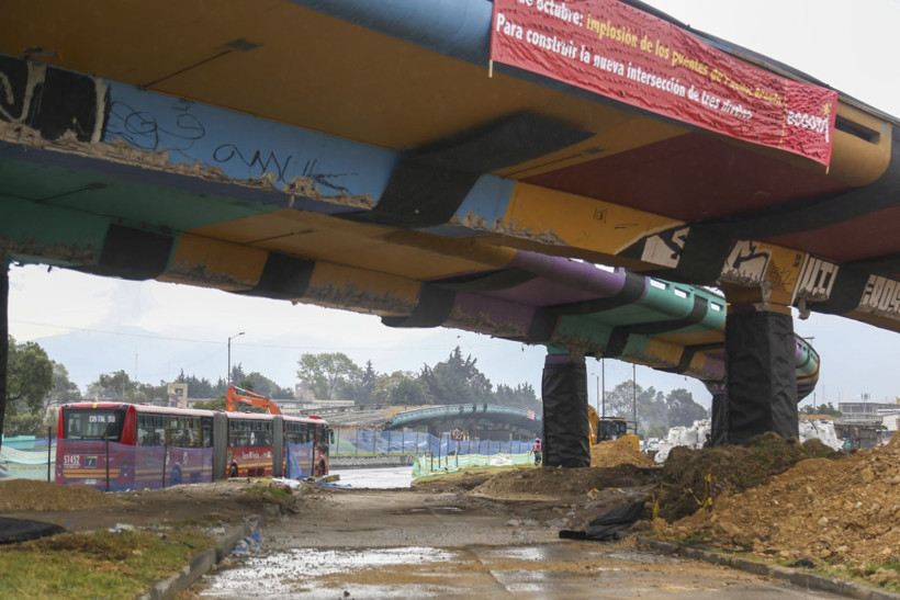 Trafik sorununa çözüm: Köprüleri yıktılar - Resim: 9