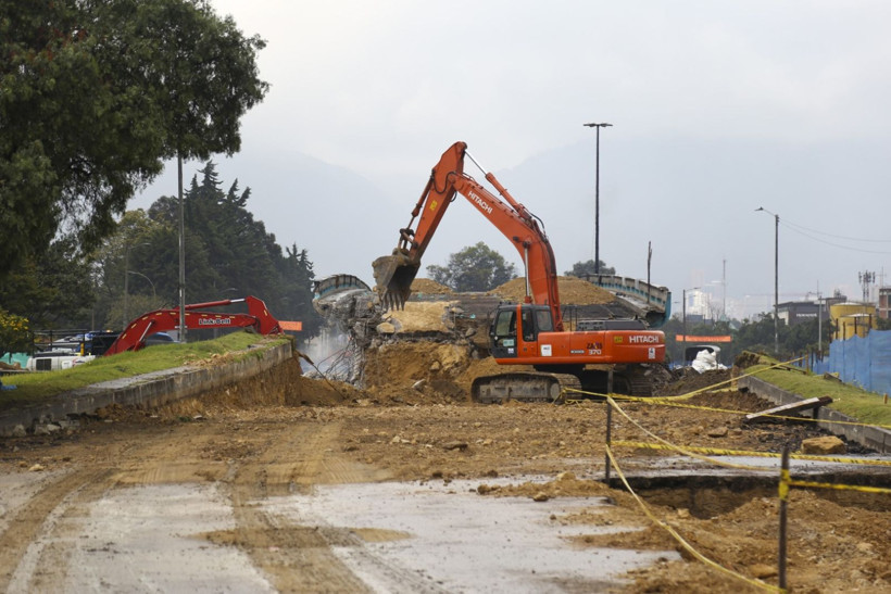 Trafik sorununa çözüm: Köprüleri yıktılar - Resim: 10