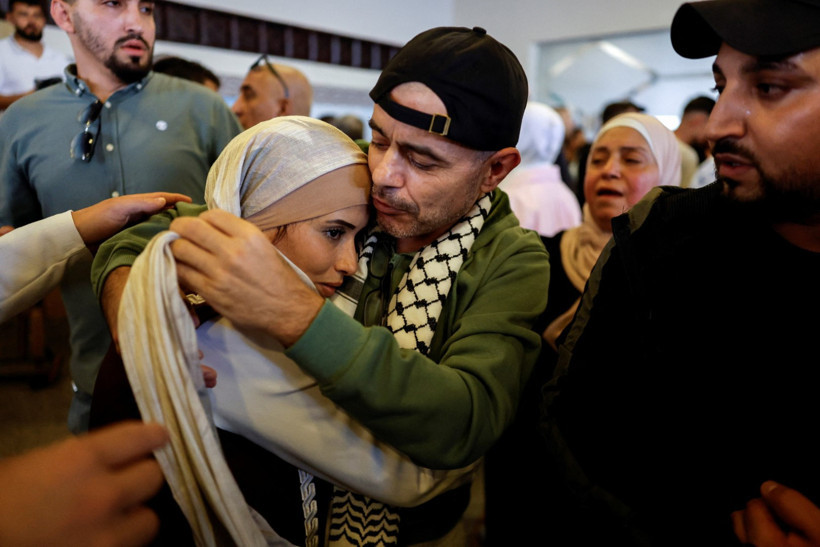 Onlarca Filistinli esir serbest kaldı - Resim : 1