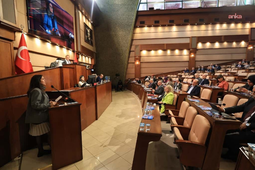 İBB Meclisi'nde sert sözler: Edep ya hu - Resim : 2
