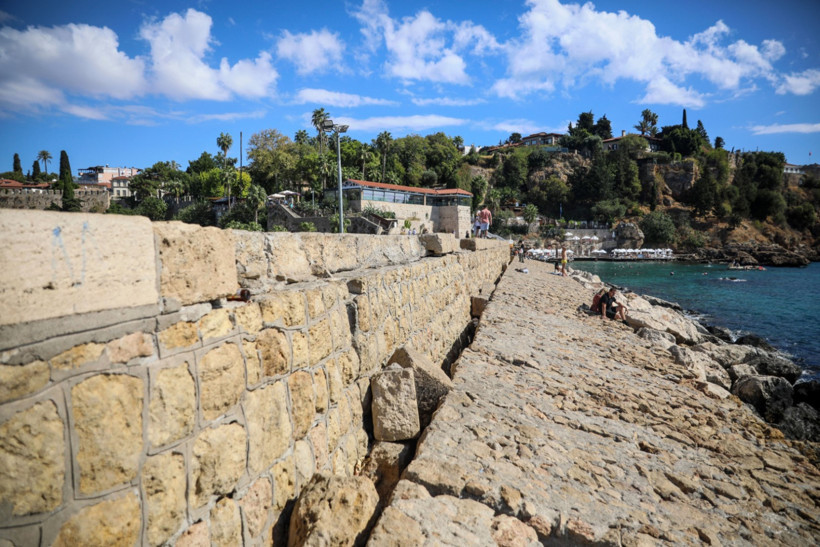 Kaleiçi Yat Limanı’nda tehlike: 65 yıllık mendirek fırtınaya dayanamayabilir - Resim : 2