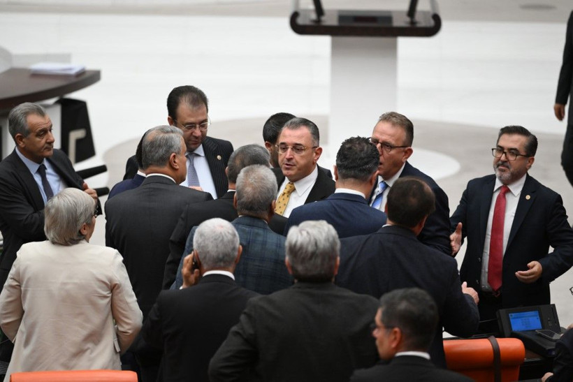 Meclis'te 'mandacı' ve 'alçak' tartışması - Resim: 8