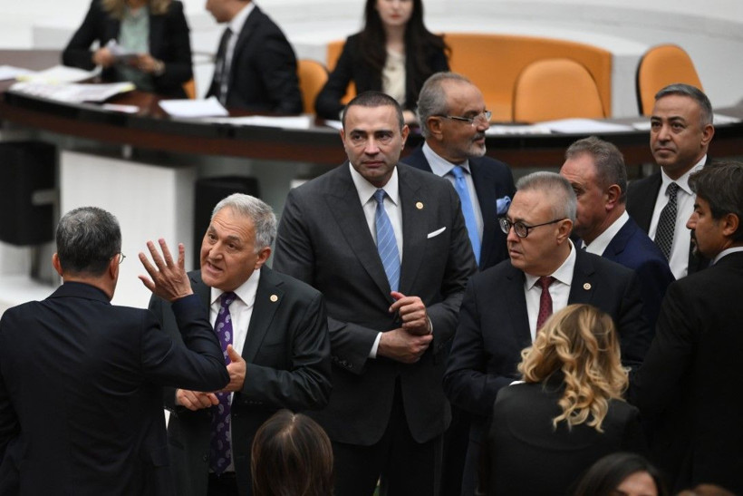 Meclis'te 'mandacı' ve 'alçak' tartışması - Resim: 10