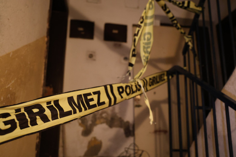 Annesinin cesediyle 1 ay yaşadı. Ziyarete gelen yeğeni, teyzesinin çürümüş cesediyle karşılaştı - Resim : 1