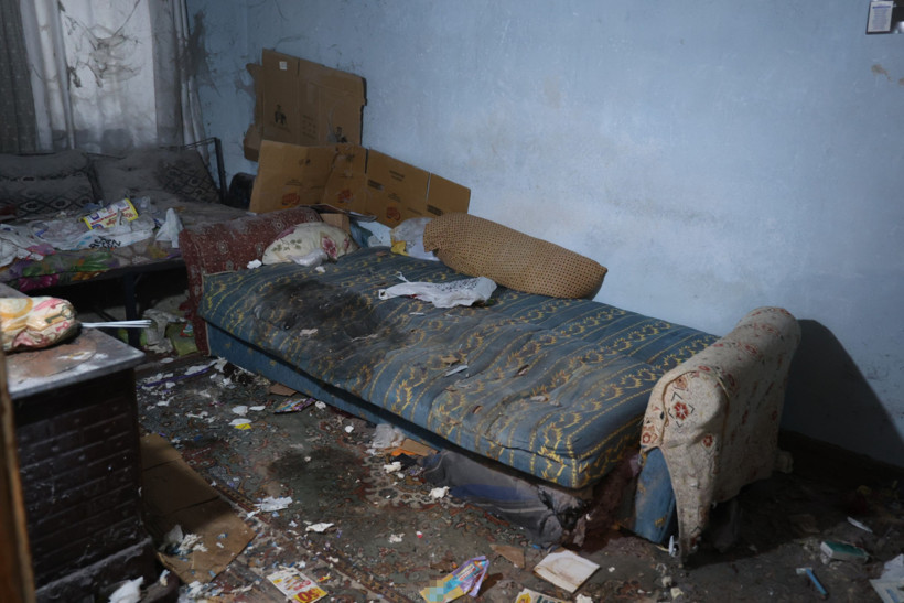 Annesinin cesediyle 1 ay yaşadı. Ziyarete gelen yeğeni, teyzesinin çürümüş cesediyle karşılaştı - Resim : 4