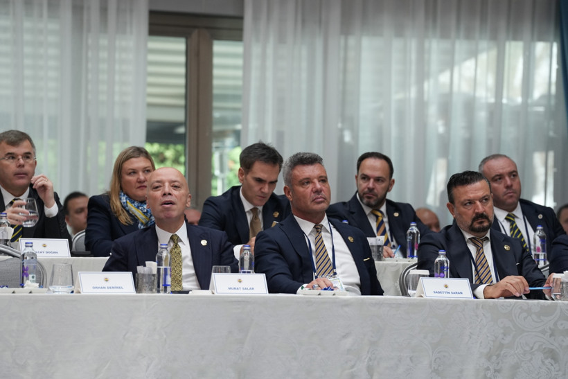 Sadettin Saran, Aziz Yıldırım ve Ali Koç bir arada: Fenerbahçe'de kritik toplantı - Resim : 2
