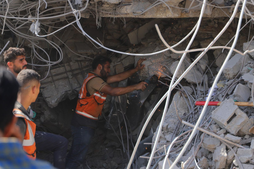 Zulüm bitmiyor: Kazma-kürek ceset arıyorlar - Resim: 6