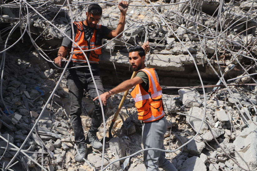 Zulüm bitmiyor: Kazma-kürek ceset arıyorlar - Resim: 12