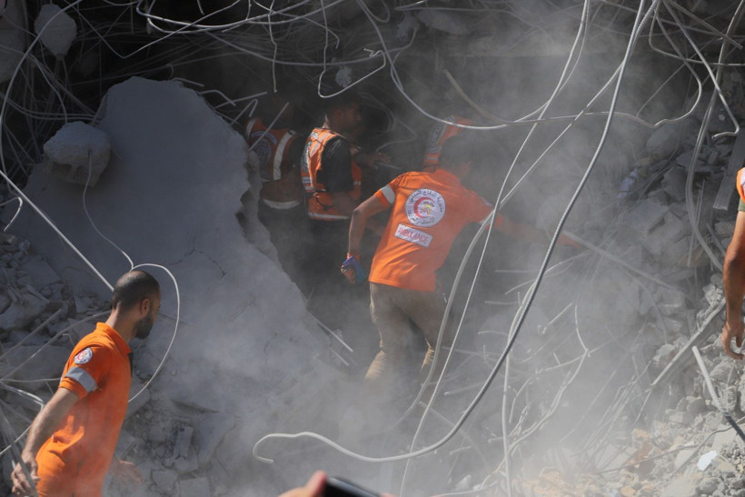 Zulüm bitmiyor: Kazma-kürek ceset arıyorlar - Resim: 15