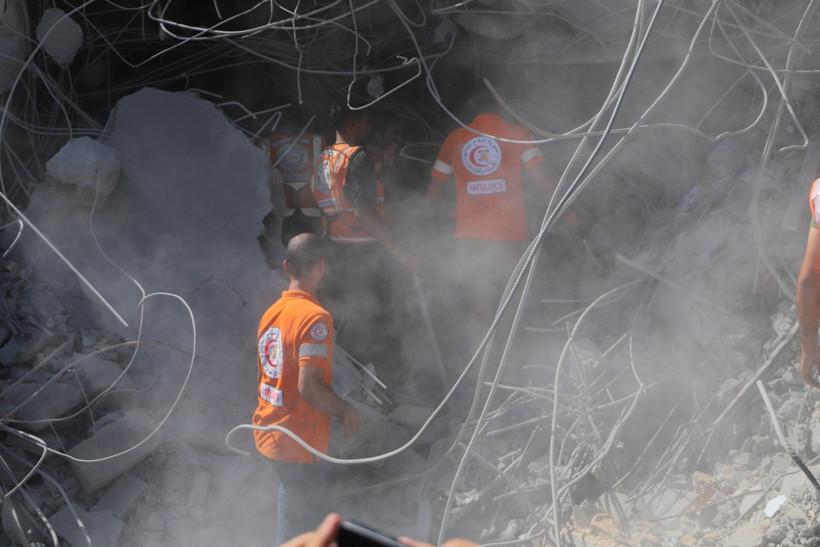 Zulüm bitmiyor: Kazma-kürek ceset arıyorlar - Resim: 19