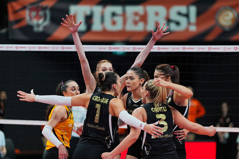 Sultanlar Ligi’nin ilk derbisinde zafer VakıfBank’ın - Resim : 1