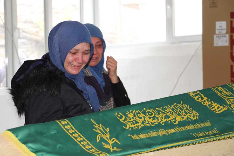 İşe giderken öldürülmüştü, İlknur gözyaşlarıyla uğurlandı - Resim : 1