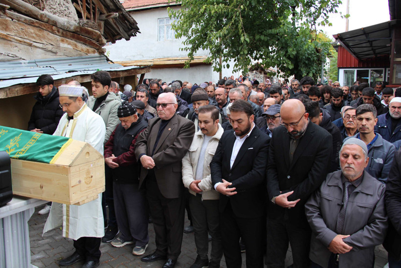 İşe giderken öldürülmüştü, İlknur gözyaşlarıyla uğurlandı - Resim : 3