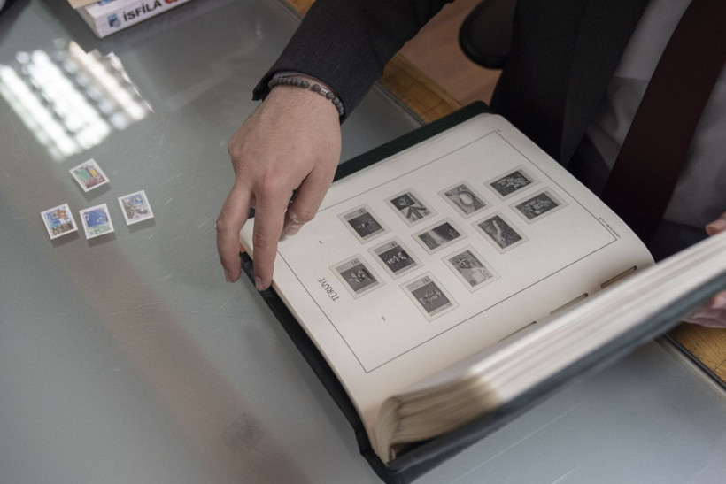 185 yıllık miras: Nadir pullar özel kasalarda saklanıyor - Resim: 11