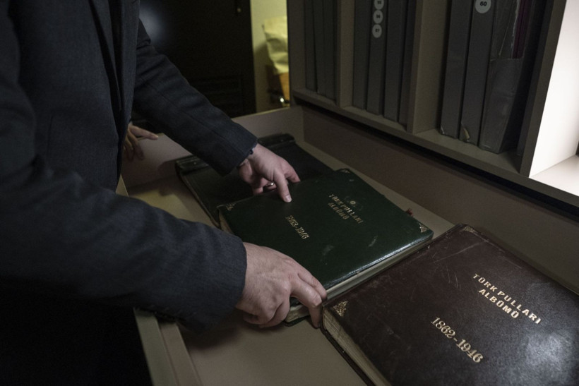 185 yıllık miras: Nadir pullar özel kasalarda saklanıyor - Resim: 37