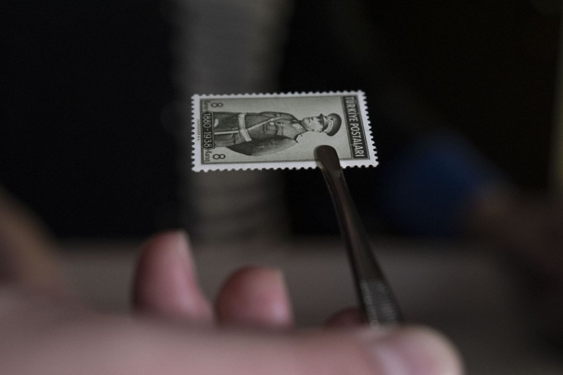 185 yıllık miras: Nadir pullar özel kasalarda saklanıyor - Resim: 42