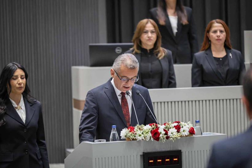 Tufan Erhürman yemin ederek görevine başladı - Resim : 4