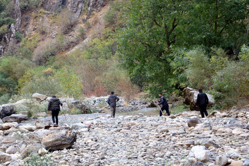 Avaşin Deresi'nde kaybolan İbrahim, ekskavatörle arandı - Resim : 1