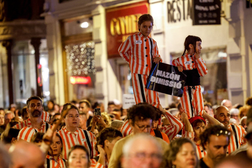 Kayıplarını unutmadılar, on binler sokağa döküldü - Resim : 2