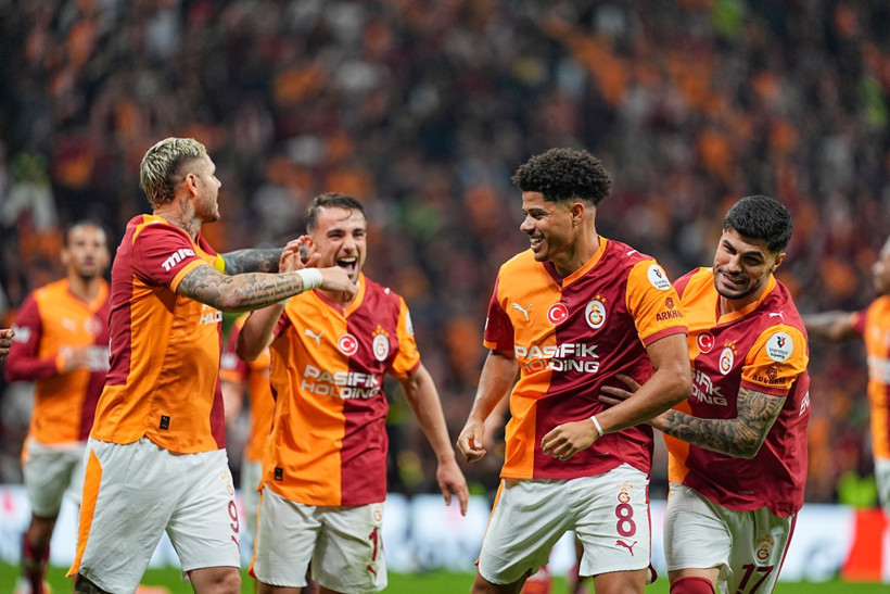 Galatasaray, 10 kişilik Göztepe’ye aman vermedi: 53 yıllık seriyi korudu! - Resim : 2