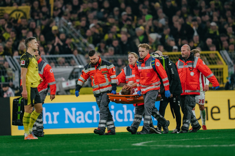 Bundesliga'da şok: Diz kapağı çıktı, kariyeri tehlikeye girdi - Resim : 1