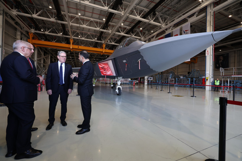 İngiltere Başbakanı Türkiye'de: Erdoğan resmi törenle karşıladı - Resim : 2