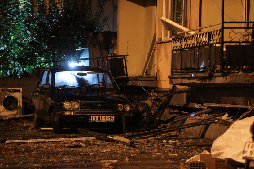 Depremin salladığı Balıkesir Sındırgı havadan görüntülendi - Resim: 72