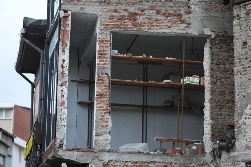 Depremin salladığı Balıkesir Sındırgı havadan görüntülendi - Resim: 11