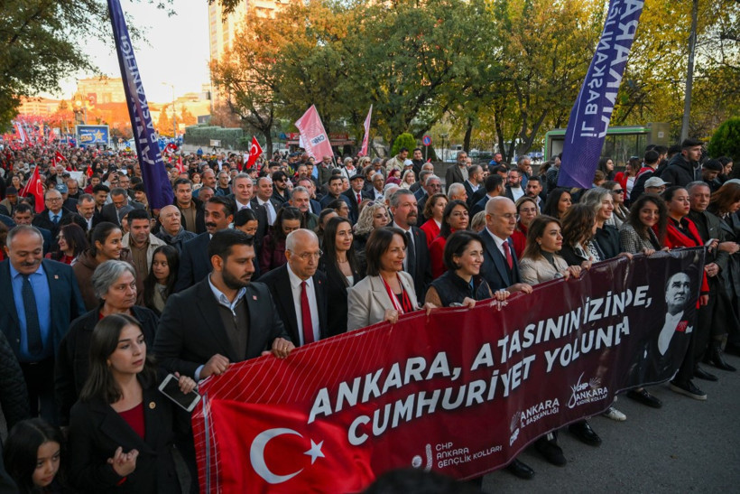 CHP'liler Birinci Meclis'ten Anıtkabir'e yürüdü - Resim : 2