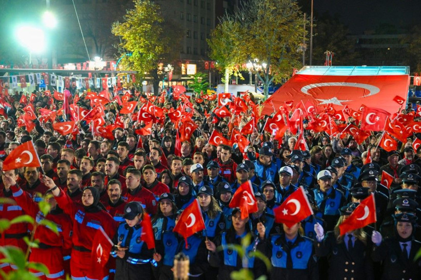 Ankara'da coşkulu 29 Ekim kutlaması: Fener alayı düzenlendi - Resim: 2