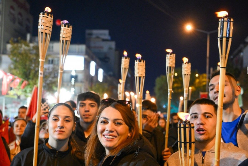 Ankara'da coşkulu 29 Ekim kutlaması: Fener alayı düzenlendi - Resim: 21