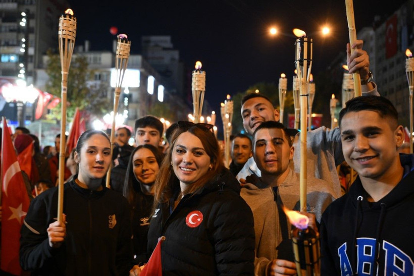 Ankara'da coşkulu 29 Ekim kutlaması: Fener alayı düzenlendi - Resim: 22